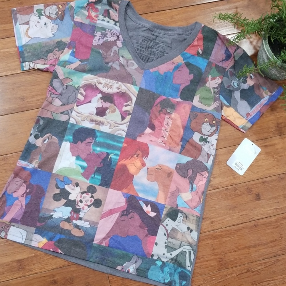 NWT Disney Womens sz Large T-Shirt (825)